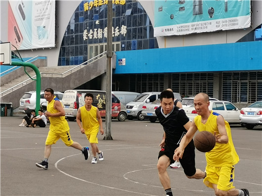 05、激烈拼抢.jpg